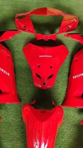 ชุดสี เวฟ100Sยูบล็อกปี(2005) สีแดง/ดำ/บรอนซ์ มี10ชิ้นแถมน๊อตพอช 10ตัว