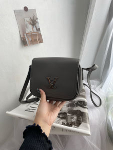 Terbaru....!!! Tas Wanita Selempang Terbaru Tahun 2023 / Tas Wanita Murah / Tas Bahu Wanita Kekinian Bisa Cod / Tas Viral - Tas Slingbag Muat Hp / Tas selempang Muat Hp