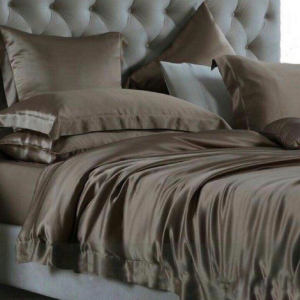 Bộ 4 Món Ga Gối Phi Lụa Nâu Lan Pham Bedding Mềm Mại Đẳng Cấp Sang Trọng Cho Nhà Bạn ( Lụa Loại 1)