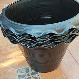 กระถางบัว 10 นิ้ว แพ็คละ 5 ใบ สินค้าพร้อมส่งครับ