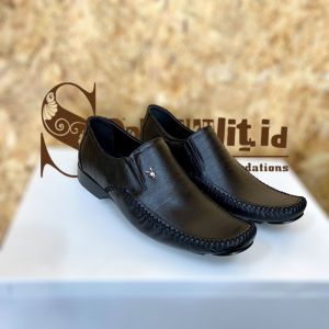 Sepatu Pantofel Kasual Sol Tanam Pria Full Kulit Untuk Kerja Kantor Acara Formal Dan Nonformal Model Hitam Polos