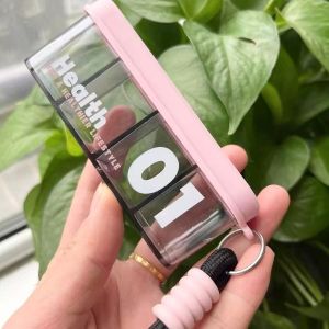 【Blees】กล่องยา 4 ช่อง กันน้ำ กันฝุ่น เกรดอาหาร พกพาง่าย สีเขียว ชมพู ขาว สำหรับเดินทาง ใช้ประจำวัน