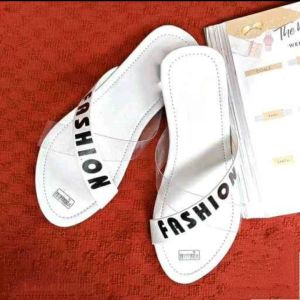 Sandal Flat Wanita Slip On Motif Polos Kulit Imitasi Terbaru 2025