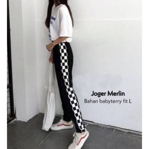 MM MERLIN TRAINING JOGGER (COD) + (GRATIS ONGKIR)\r\n\r\nJOGGER Santai bahan babyterri melar pinggang karet murah meriah muat BB 40-60kg\r\n\r\n Apa Itu Jogger Santai Bahan Babyterri?\r\n\r\nJogger santai bahan babyterri adalah pakaian olahraga yang terbuat dari bahan babyterri full. Bahan ini memiliki tekstur lembut dan nyaman digunakan, sehingga cocok untuk berbagai aktivitas olahraga. Jogger ini memiliki ukuran fit to L dan pinggang full karet yang membuatnya pas di tubuh dan tidak mudah longgar saat digunakan.\r\n\r\n Keuntungan Menggunakan Jogger Santai Bahan Babyterri\r\n\r\nMenggunakan jogger santai bahan babyterri memiliki beberapa keuntungan, antara lain:\r\n\r\n- Mudah digunakan: Bahan babyterri full membuat jogger ini sangat nyaman digunakan, bahkan untuk berbagai aktivitas olahraga.\r\n- Muat berat 40-60kg: Jogger ini cocok untuk berbagai ukuran tubuh, mulai dari berat badan 40-60kg.\r\n- Harga murah meriah: Meskipun memiliki kualitas yang baik, jogger ini dijual dengan harga yang terjangkau.\r\n\r\n Cara Memilih Jogger Santai Bahan Babyterri yang Tepat\r\n\r\nUntuk memilih jogger santai bahan babyterri yang tepat, ada beberapa hal yang perlu diperhatikan, antara lain:\r\n\r\n- Pertimbangkan ukuran dan warna: Pastikan ukuran jogger sesuai dengan tubuh Anda dan pilih warna yang sesuai dengan selera Anda.\r\n- Cek kondisi barang sebelum belanja: Pastikan jogger yang akan dibeli dalam kondisi baik dan tidak ada cacat.\r\n- Bandingkan harga dengan toko lain: Sebelum membeli, bandingkan harga jogger di toko lain untuk memastikan Anda mendapatkan harga terbaik.\r\n\r\n FAQ\r\n\r\nBerikut adalah beberapa pertanyaan yang sering diajukan tentang MM MERLIN TRAINING JOGGER (COD) + (GRATIS ONGKIR):\r\n\r\n- COD gratis ongkir apakah berlaku untuk seluruh wilayah Indonesia?\r\nCOD gratis ongkir hanya berlaku untuk beberapa wilayah tertentu di Indonesia. Untuk informasi lebih lanjut, silakan hubungi kami.\r\n\r\n- Bagaimana cara melakukan pembayaran COD?\r\nUntuk melakukan pembayaran COD, Anda cukup menunggu kurir mengantarkan barang dan membayar langsung kepada kurir saat barang diterima.\r\n\r\n- Apakah ada garansi untuk jogger santai bahan babyterri?\r\nYa, kami menyediakan garansi untuk jogger santai bahan babyterri yang dibeli di toko kami. Jika terjadi masalah dengan barang yang diterima, silakan hubungi kami untuk solusi yang sesuai.