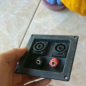 Panel Bok 4Pin: Komponen Elektronik & Penggunaan