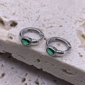 ต่างหูห่วงฮักกี้ เพชร CZ ฝังหุ้ม สีเขียว