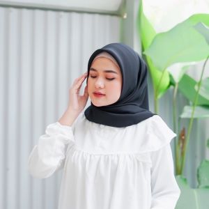 KERUDUNG PARIS JADUL HIJAB SEGIEMPAT PARIS JADOEL JILBAB MUSLIM WANITA PARIS JADUL VARISA