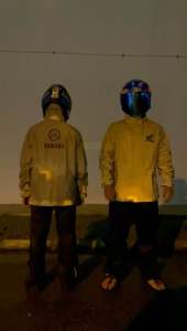 HONDA/YAMAHA RIDER RAIN COAT HAVE REFLECTIVE LIGHT ON NIGHT