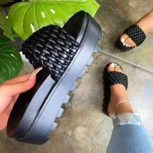 Free Shipping WomenS Thick-Soled Platform Slippers New Style With Woven Straps Suitable For Outdoor Wear