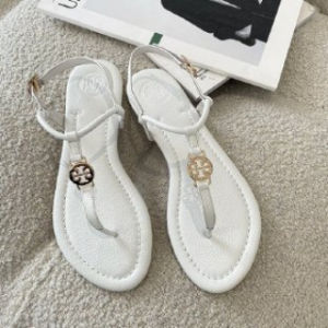 Free Shipping New Summer Flip-Flops For Women Flat-Soled Versatile And Stylish Roman-Style Sandals