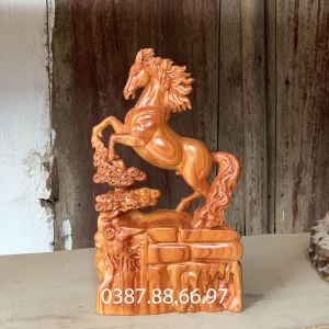 Tượng ngựa nhất mã đứng tùng cao từ 30 40 50cm chất liệu gỗ hương cực đẹp