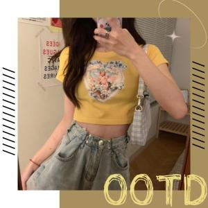 Tsion ต๊าชชชชชสุดดด เสื้อคอกลมสีพื้นสกรีนายหัวใจมีตัวการ์ตูนเด็กน้อย สวยงามน่ารักมากกก มี 3 สีสันให้เลือกกันจ้าาาสาววว