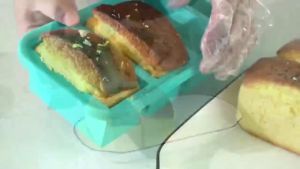 Ice Cube Molder A Giant Silicone Freezer Tray with A Lid Used for Storing 2-6 Oversized Soup Ice【24 hours Delivery】COD