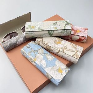 BELLEMODE ดอกไม้ประดับดอกไม้ กล่องแว่นกันแดด PU พิมพ์ลาย หนังพียู แม่เหล็กแบบแม่เหล็ก กล่องใส่แว่นตาพิมพ์ลาย แฟชั่นสำหรับผู้หญิง กล่องใส่แว่นตา ที่ใส่แว่นตา หญิง/ชาย