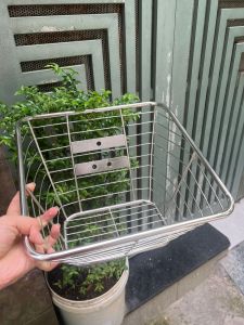 Rổ inox sáng bóng 3 lỗ xe Sirius.(gắn ở mặt nạ)