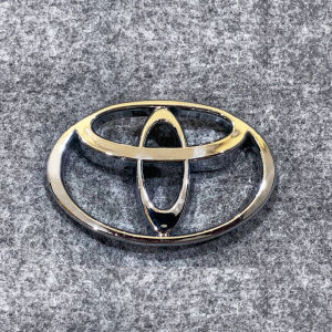 Logo TOYOTA mặt ca lăng cho các dòng TOYOTA CAMRY