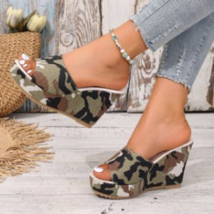 Free Shipping Plus-Size WomenS Sandals With A Wide Toe Opening Thick Platform Sole And Wedge Heel Perfect For Outdoor Wear In The 2026 Summer Season Featuring A Trendy Camouflage Design