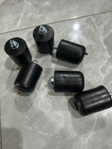 Cao su giảm chấn cửa thùng xe tải ốc 8mm cao su thành thùng xe tải dài có sỉ và lẻhàng sẵn kho loại tốt