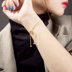 Lắc tay titan nữ kiểu dây rút tròn mền mại sáng màu cá tính không đen gỉ