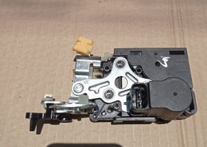Ổ khóa ngậm cửa Daewoo Lacetti trong nước 2004 - 2009