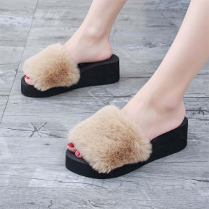 New womens sandals Korean style fashionable platform sandals non-slip and lightweight outdoor sandals fashionable plush casual and comfortable sandals 0100523
