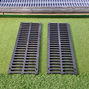 HDPE Nắp đậy thoát nước chắn rác cao cấp cho cống kênh rãnh: Tải trọng A15 chống trơn trượt.
