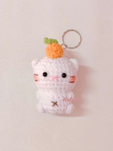 Móc khóa Mèo đội trái cam heo con - handmade len nhung mềm - Cat wearing orange keychain