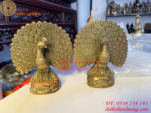 Đôi chim công xòe đuôi bằng đồng hun giả cổ cao 17cm ngang 15cm