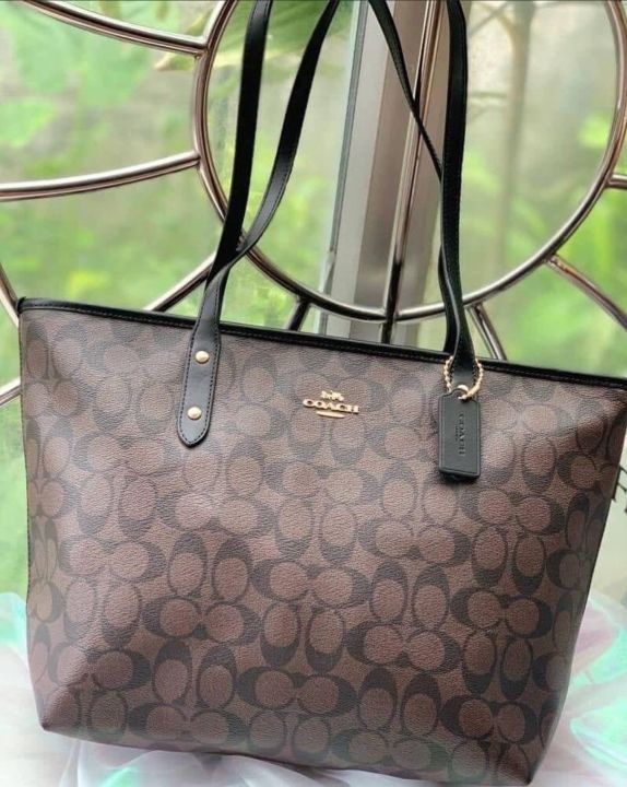 Sig city zip tote best sale coach f58292