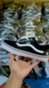 Sepatu Vans Pria/Wanita: Gratis Ongkir & Bonus Alas Kaki