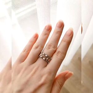 Cincin Titanium Wanita Anti Karat Awet Dipakai Harian