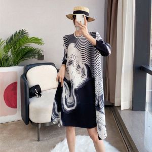 Nova quality⭐One person one pleat ⭐ Foreign print seaside holiday wind Miyake fold dress summer new loose large size womens fat mm long skirt