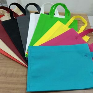 12 Pcs varian Tas Kain Spunbond Goodie Bag Besar Sedang Tebal 38x45x12 30x40x10 25x35x10 20x26x10 Cm