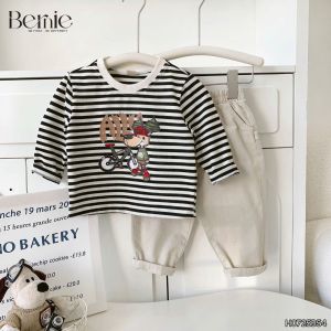 Set bộ tay dài kẻ sọc ngang phối màu họa tiết hình in quần kaki cho bé trai 1 đến 7t BERNIE H0725B54