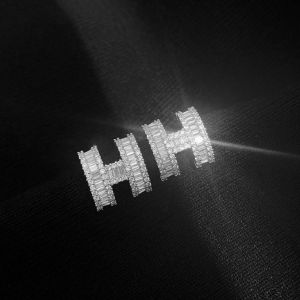 AE Copper-plated real gold pendant Micro-set with diamonds H Letter necklace is a high-end feminine light-luxury niche and minimalist accessory