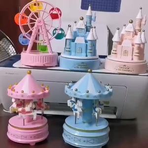 xpkQ Exquisite Design Carousel Music Carousel Easy Use Ferris Wheel Ornaments Painted Plastic Carousel Cake Accessories M1Y4T