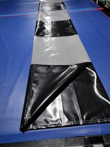 ผ้าใบชักรอก ขนาด4x1.5เมตร ถึง4x3เมตร ผ้าใบPVCใยแก้ว หนา 0.4 มิล ผ้าใบกึ่งสำเร็จรูปแบบสลับสี รับประกันคุณภาพ ราคาถูก เรามีโรงงานผลิตเอง