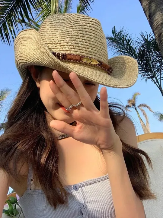 หมวกคาวบอย B444 ปีกกว้าง มีเชือกคล้องคอ