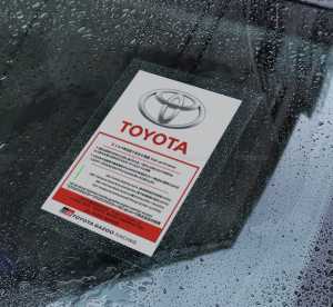 Stiker Kaca Depan Mobil Statis Anti Air / Stiker Mobil Gaya Retro / Sriker Kaca Mobil Elektrostatis