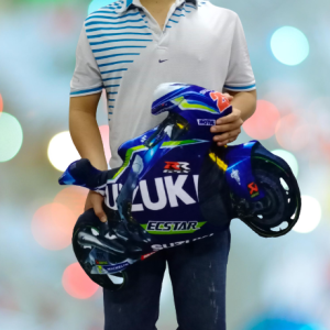 Gối nằm hình Xe Suzuki nhồi bông gòn Gấu bông Xe Moto phân khối lớn in 3D 2 mặt giống nhau