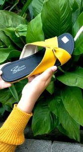 Sandal Wanita Papirut Murah Silang Motif Kulit Jeruk Sol Karet Anti Licin