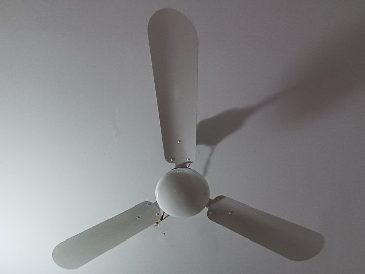  Điều Khiển Từ Xa Tiện Lợi – Trải Nghiệm Thoải Mái Không Cần Di Chuyển