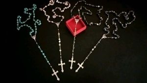 Kalung Rosario Batu Alam Sekat Baja Monel Anti Karat Souvenir Doa