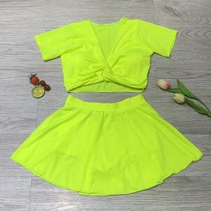 Bikini đồ bơi nữ đi biển 2 mảnh áo croptop tay ngắn xoắn ngực kèm mút mỏng quần giả váy chất liệu thun lạnh thoáng mát BINSPORTS BHV195