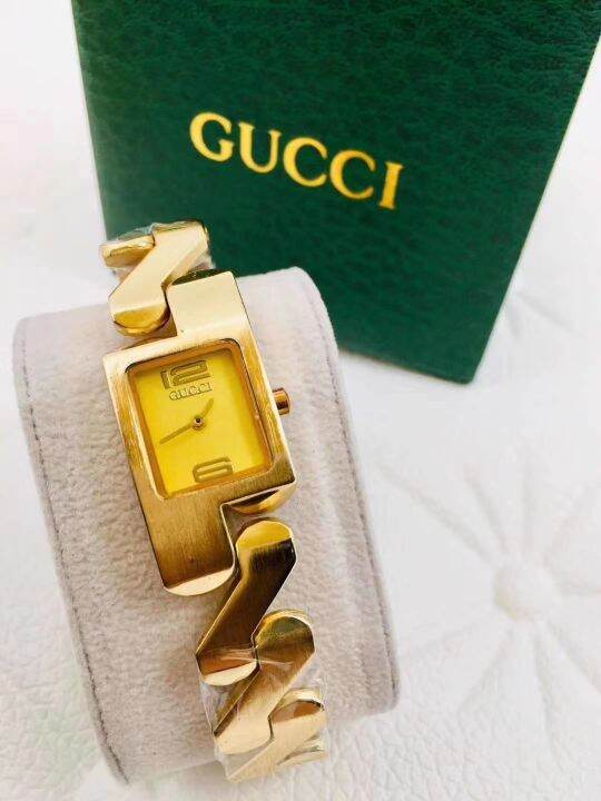 Gucci 2025 zigzag watch