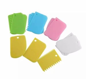 Scraper Kue / Scraper Plastik set 3 in 1 butter cream / warna sesuai stok yang ada