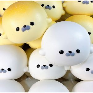 Kawaii Cute Seal Dumpling Squeeze Toy Slow Rising Pinch Stress Release Toys Super Soft Slow Rebound Decompression Toy Funny Gifts