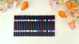 Bộ bút vẽ hình xăm tạm thời Ponhey gồm 12 bút vẽ hình trên cơ thể và 67 khuôn mẫu hình xăm lớn bút vẽ hình hai đầu tạo đường nét mảnh với chất lượng mỹ phẩm mềm dẻo an toàn cho da bộ dụng cụ vẽ hình trên da cho trẻ em thanh thiếu niên và người lớn.