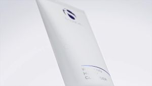 iS CLINICAL Luxurious Warming Honey Face Cleanser Hydrating Facial Cleanser formulated with pure honey