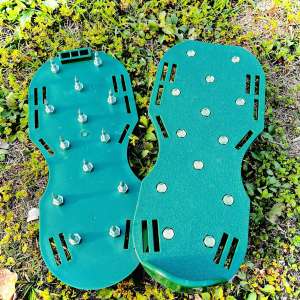 Lawn Loosening Some Lawn Aeration Shoes Spikes Grass Shoes Loose Epoxy Self-flowing Garden Ground Turf Aeration Spikes Land Shoes 2pcs